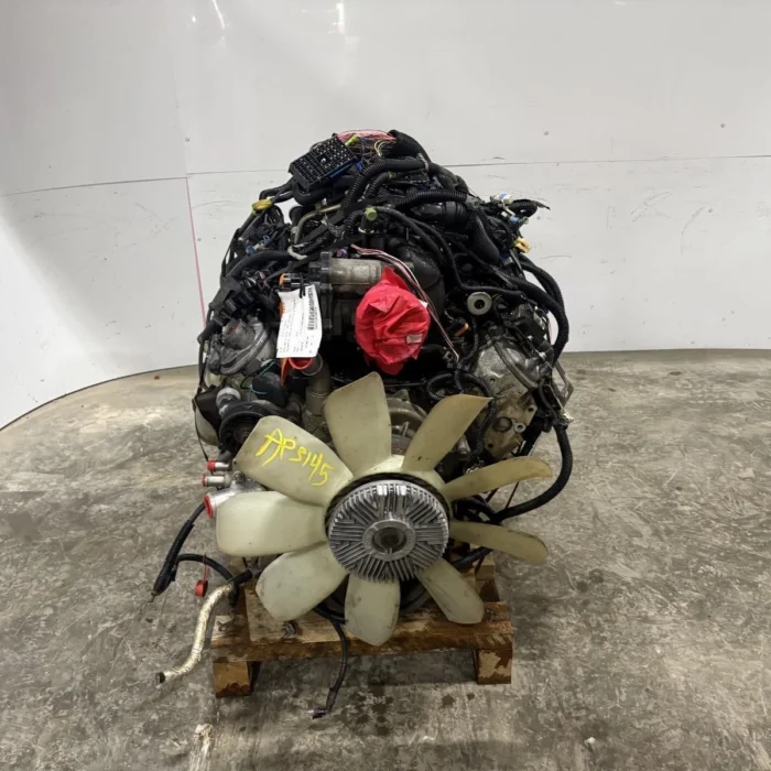 2003-2004 Chevrolet Suburban 5.3L engine 5 2003-2004 Chevrolet Suburban 5.3L engine 5