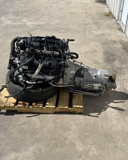 2017 Dodge Challenger 5.7L HEMI V8 Engine with 8-Speed Automatic Transmission 2017 Dodge Challenger 5.7L HEMI V8 Engine with 8-Speed Automatic Transmission